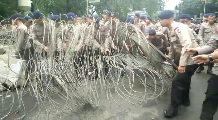 Dinilai Kondusif, Kawat Duri di Depan Monas Dibuka