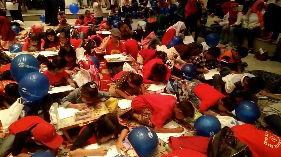 TransJ Gelar Lomba Mewarnai Anak di Balai Kota