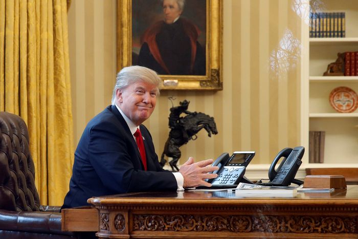 12 Ribu Kicauan di Twitter Harapkan Donald Trump Dibunuh