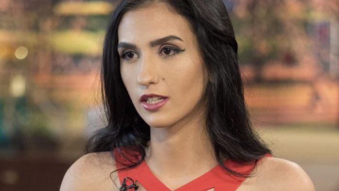 Model Ini Jual Keperawanannya Rp 33 Miliar untuk Kuliah