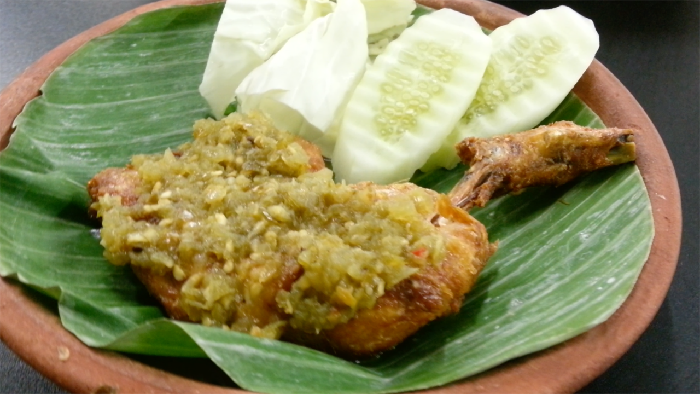 Ada Nasi Rames hingga Ayam Penyet di Kantin Love
