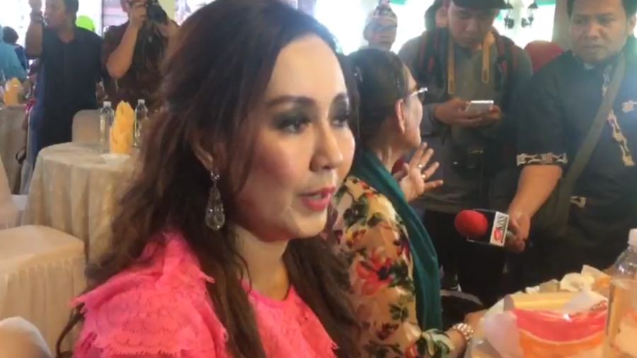 Cahya Kamila Cerita Awal Kedekatan Sang Ibu dan Ajip Rosidi