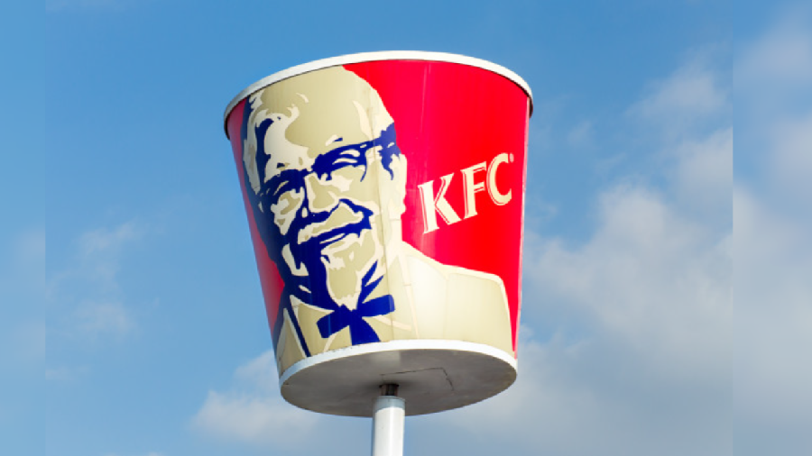Pegawai Jatuh ke Tong Minyak Panas, KFC Didenda Rp 1,4 M