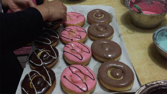 Melihat Langkah-langkah Pembuatan Donat