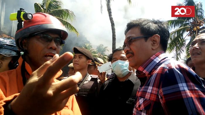 Djarot Tinjau Lokasi Kebakaran Pasar Senen