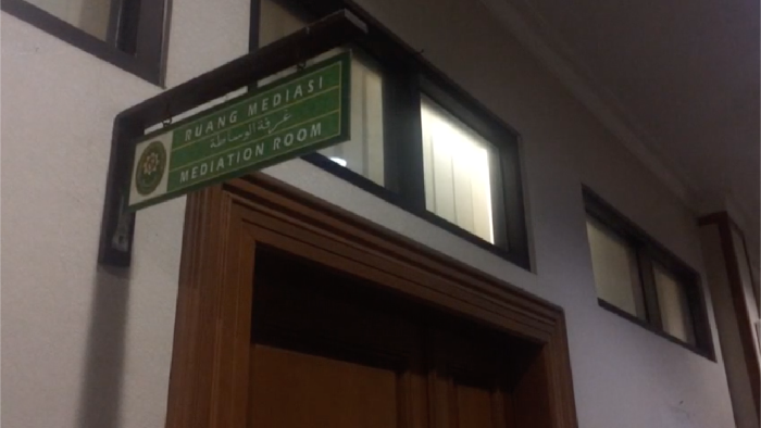 Mediasi Aming-Evelyn Berjalan Alot