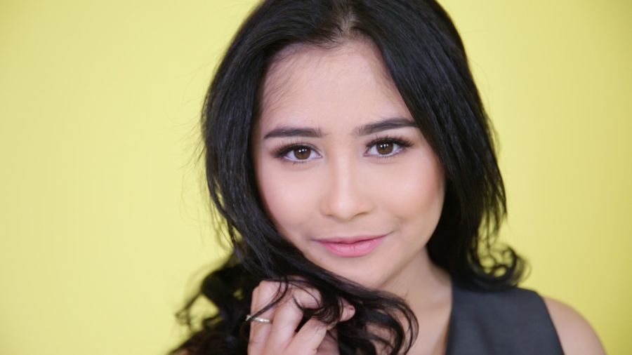 Prilly Latuconsina Bersyukur Punya Fans Loyal