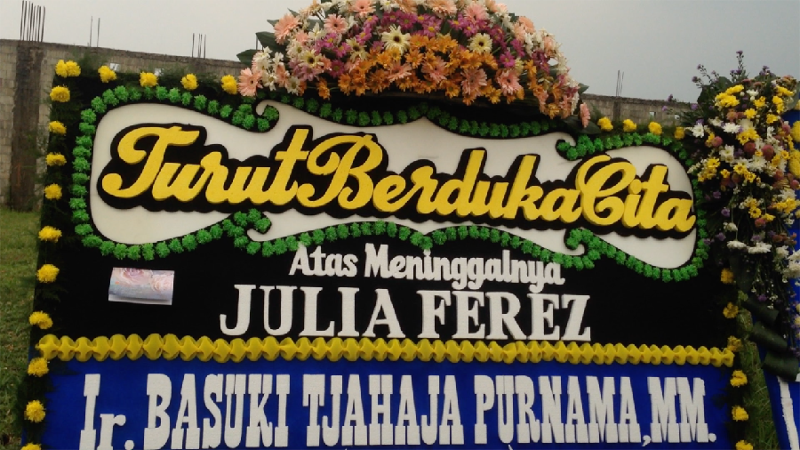 Ahok Beri Karangan Bunga untuk Jupe