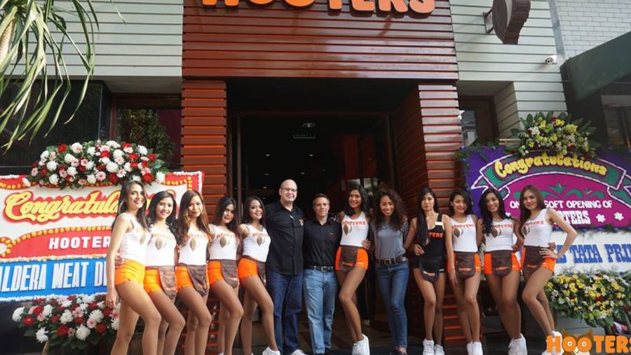 Hooters, Restoran dengan Pelayan Seksi ini Resmi Buka di Jakarta