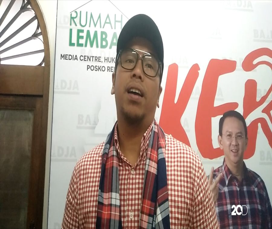 Sammy Simorangkir Dendangkan Lagu Buat Ahok