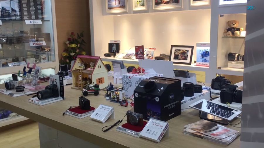 Canon Seriusi Kamera Mirrorless