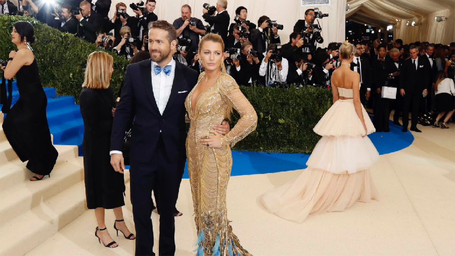 Gaya Nyentrik Para Selebriti di Met Gala 2017