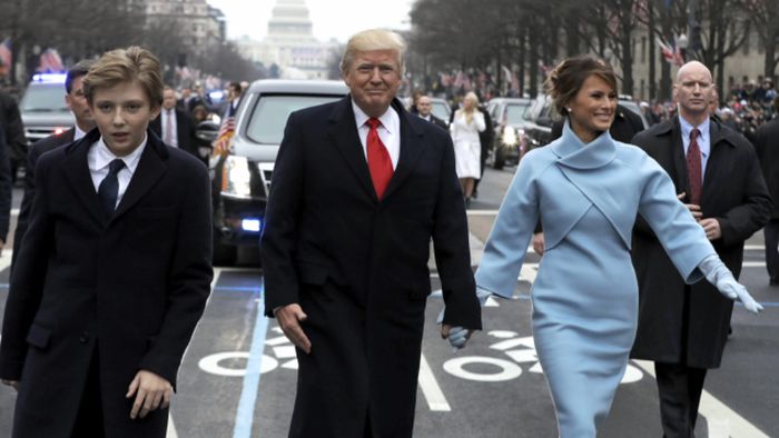 Melania Trump Dikabarkan Batal Pindah ke Gedung Putih