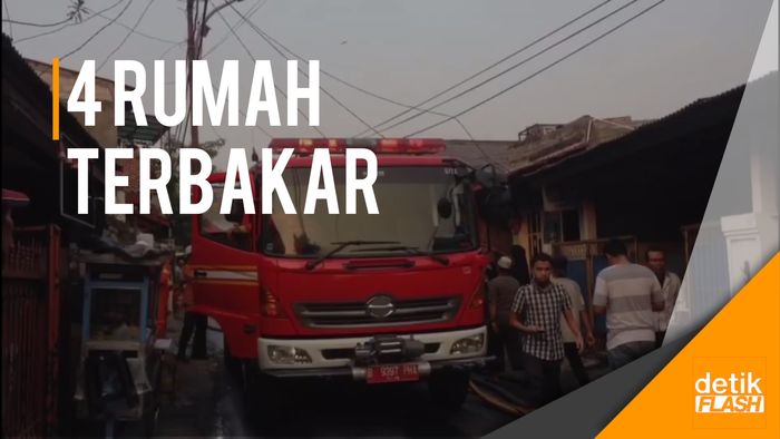 Si Jago Merah Lahap 4 Rumah di Kramatjati