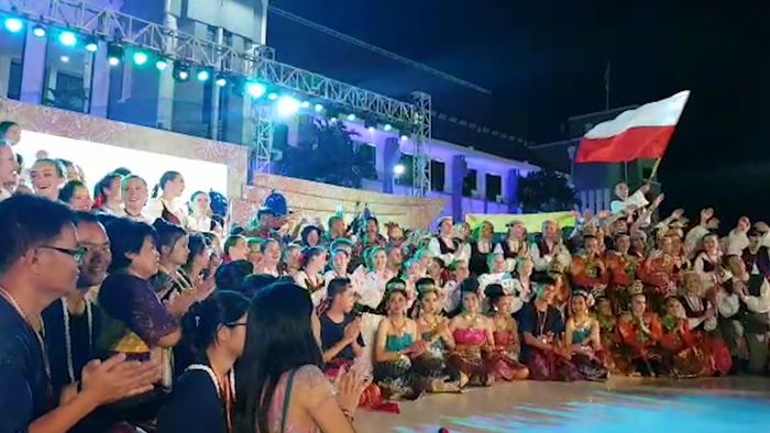 Kemeriahan Penutupan Cross Culture 2017