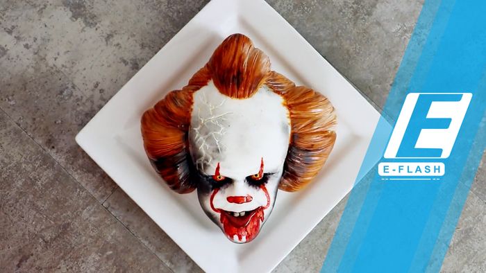 Ada Kue Berbentuk Wajah Badut IT, Berani Makan?