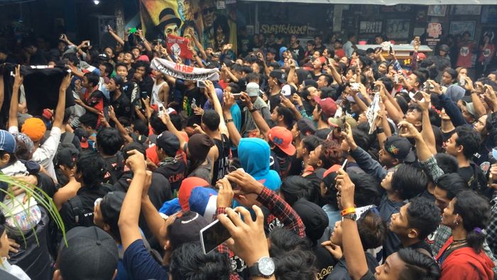 Kaka Rayakan Ultah Bareng Slankers