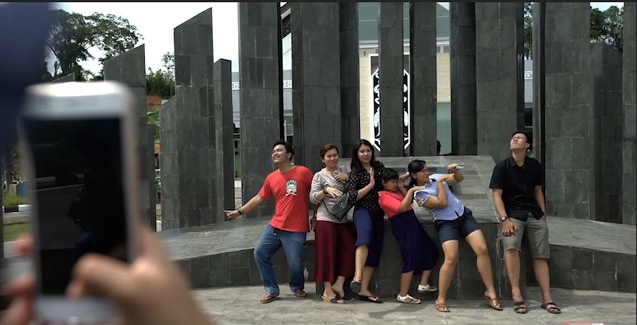 Kerennya PLBN Entikong Bikin Betah Berfoto