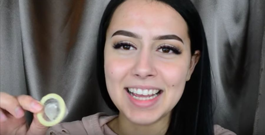 Ew! Beauty Blogger Ini Pakai Foundation dengan Kondom