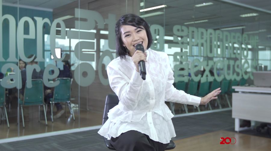 Radhini Tak Ragu Terjun ke Dunia Musik