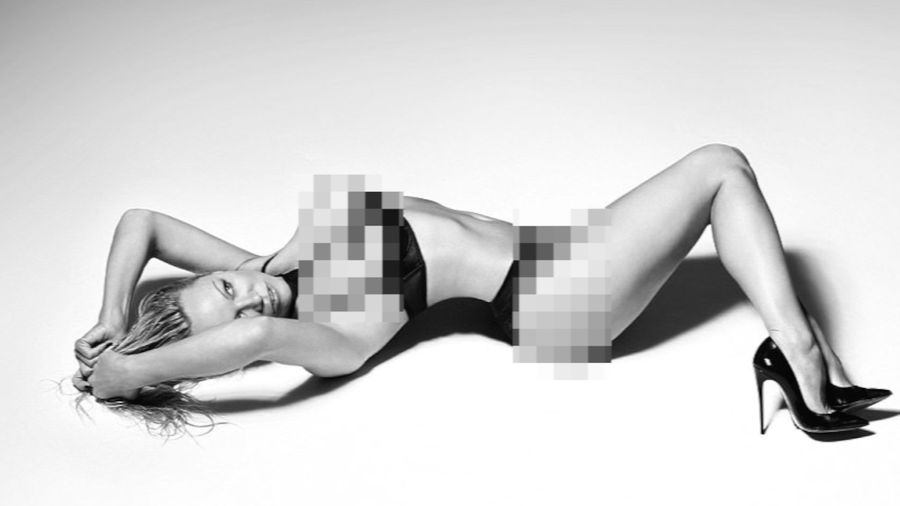 Guys! Pamela Anderson Seksi Pakai Lingerie
