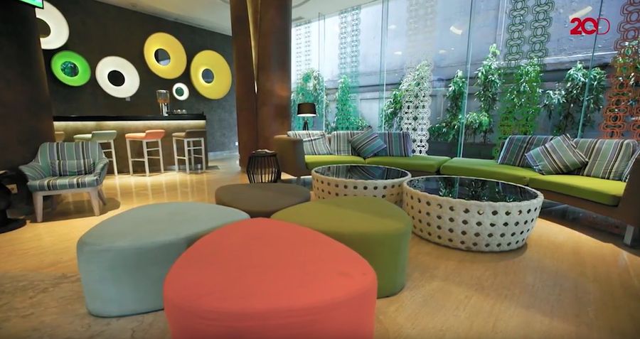 Selain Travelers, Pebisnis Juga Cocok Nginap Hotel Colorful Ini