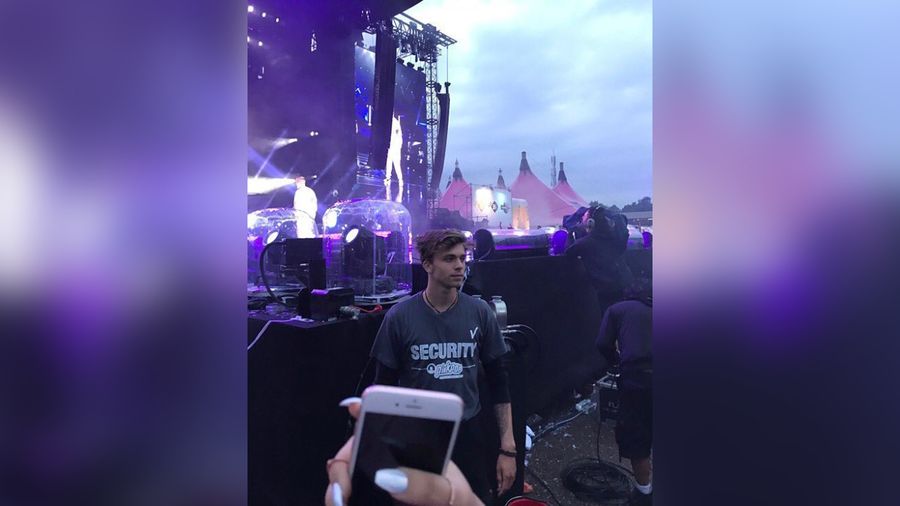 Security Tampan di Konser Justin Bieber Curi Perhatian