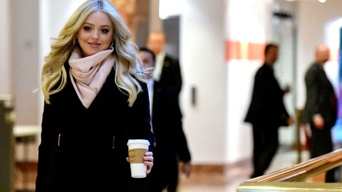 Tak Ada yang Mau Duduk di Samping Tiffany Trump Saat NYFW?