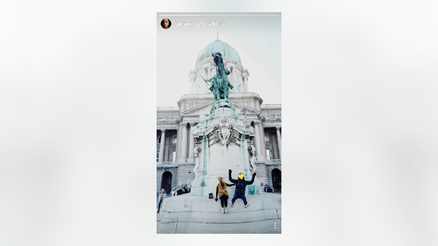 Foto-foto Kemesraan Nikita Willy dengan Anak Bos Blue Bird