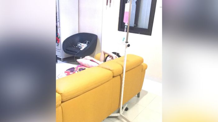 Ayu Ting Ting Sakit, Sang Ibunda Minta Doa