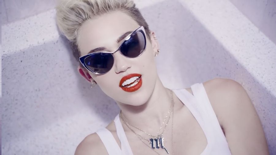 Tobat! Miley Cyrus Berhenti Hisap Ganja