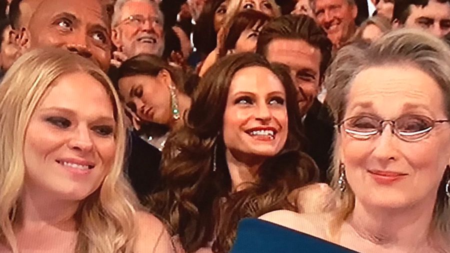 Ketahuan Tidur di Acara Oscar, Ini Tanggapan Kocak Chrissy Teigen