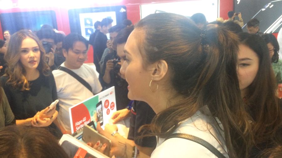 Deretan Artis yang Antre Beli iPhone 7