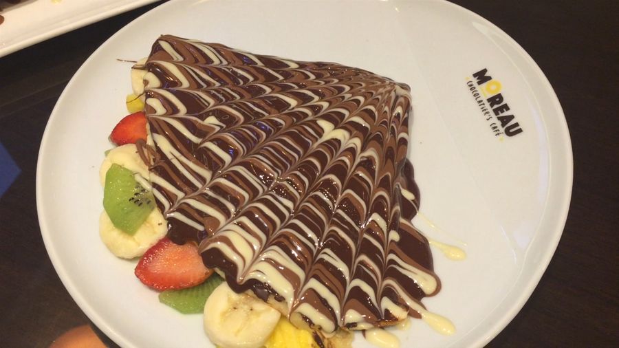 Manis Legit Crepes Isi Buah Segar di Moreau Cafe