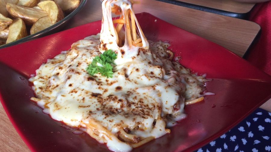  Wow! T-rex dan Godzila Burger di Dino Steak & Pasta 