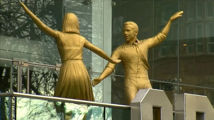 Wah! Ada Patung La La Land di London