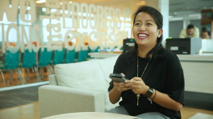 Serunya Putri Keraton Hayu Jawab Pertanyaan Sambil Main Flappy Bird