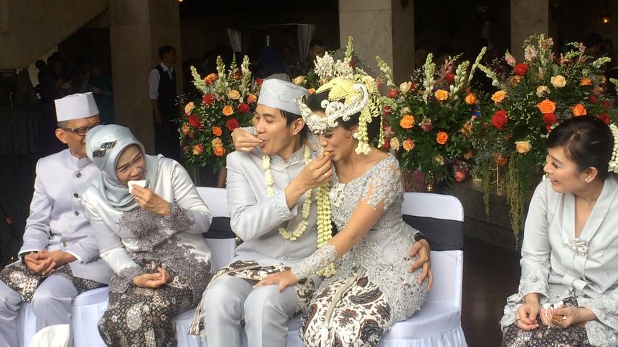 Keseruan Akad Nikah Lale dan Fikha dengan Adat Sunda 