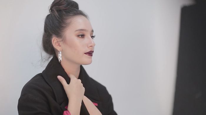 Tatjana Saphira Hobi Sapa Semua Teman di Lorong Sekolah