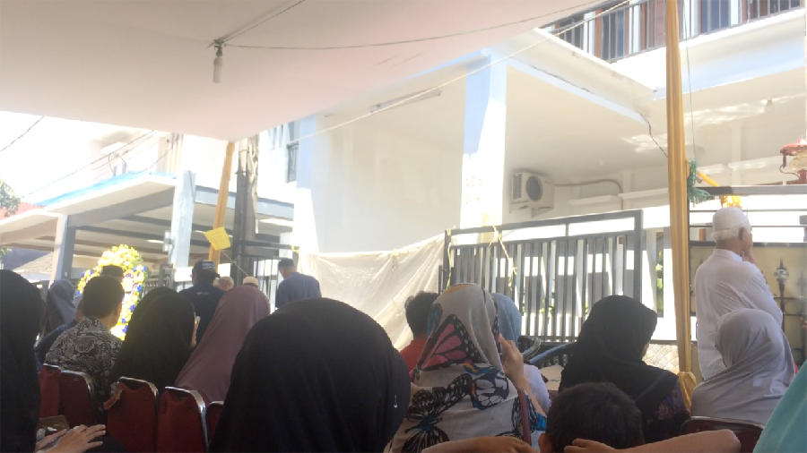 Sebelum Meninggal Renita Sukardi Bagikan Barang Koleksinya