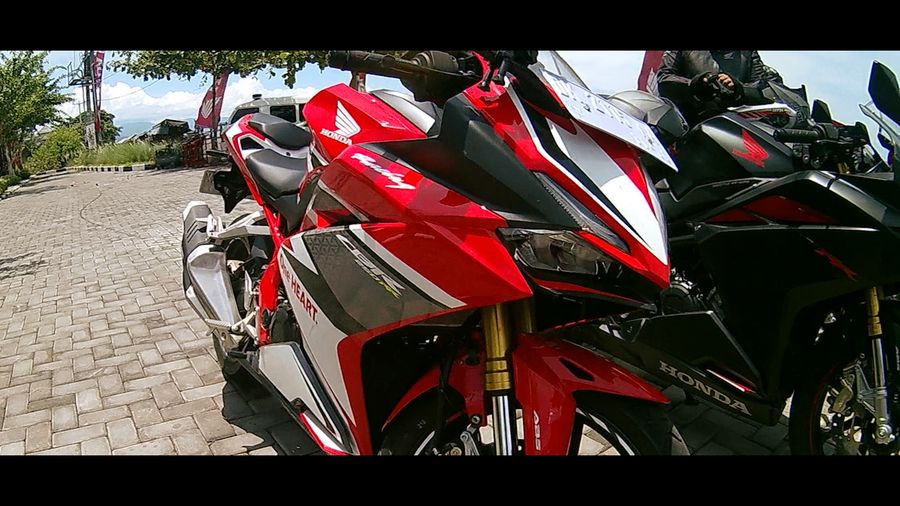 Menjajal Sangarnya Honda CBR250RR di Pulau Dewata