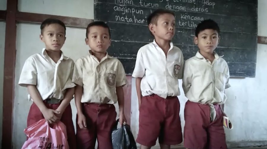 Misi Mulia Tas untuk Siswa SD Bengkayang