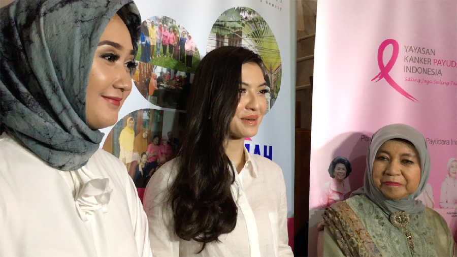 Raline Shah dan Dian Pelangi Berbagi Kebaikan dengan Yayasan Kanker