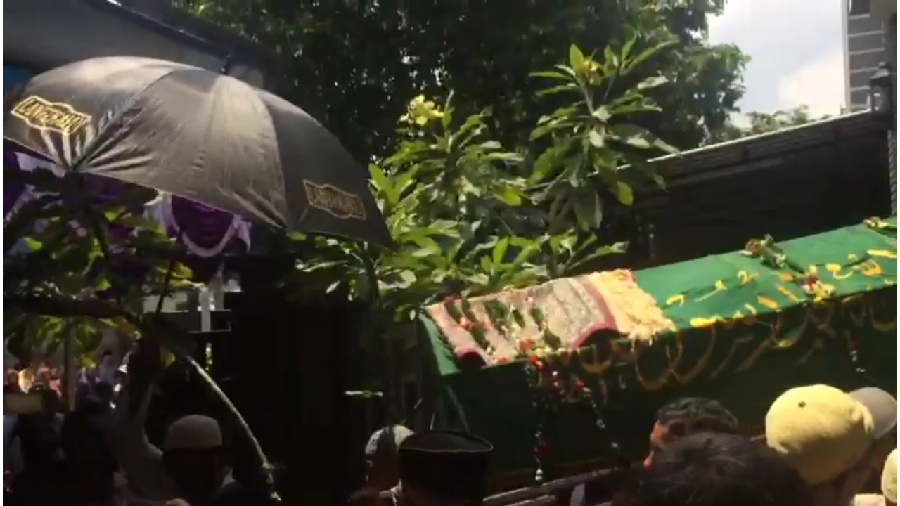 Jelang Pemakaman, Eko DJ Disalatkan di Masjid Al-Iman