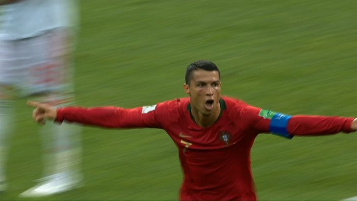 Aksi-aksi Ronaldo Cetak Hattrick Lawan Spanyol