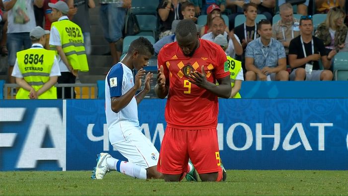 Saat Lukaku Memanjatkan Doa di Kemenangan Belgia