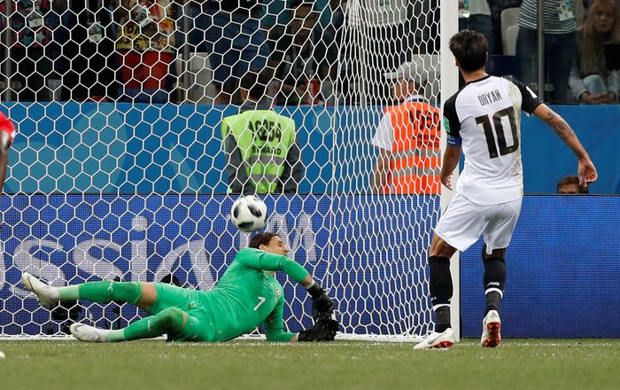 Gol Bunuh Diri Lucu Kiper Swiss 
