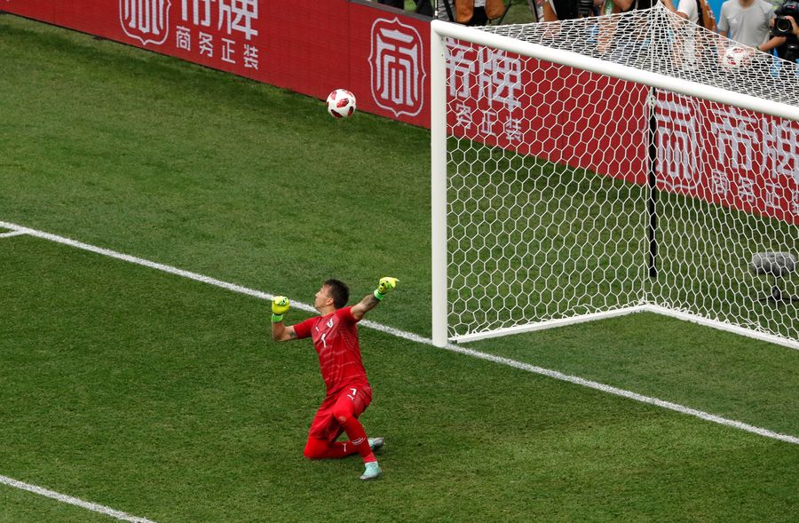 Blunder Kiper Muslera, Prancis Unggul 2-0 Uruguay