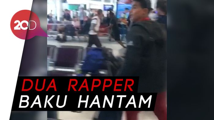 Keributan di Bandara Paris, Penerbangan Tertunda  