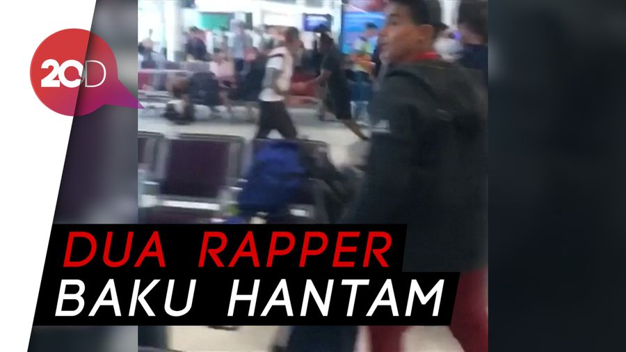 Keributan di Bandara Paris, Penerbangan Tertunda  